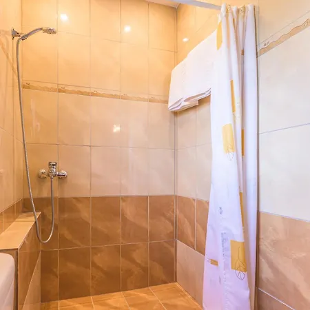 Valeria Villa Magoula (Evia)